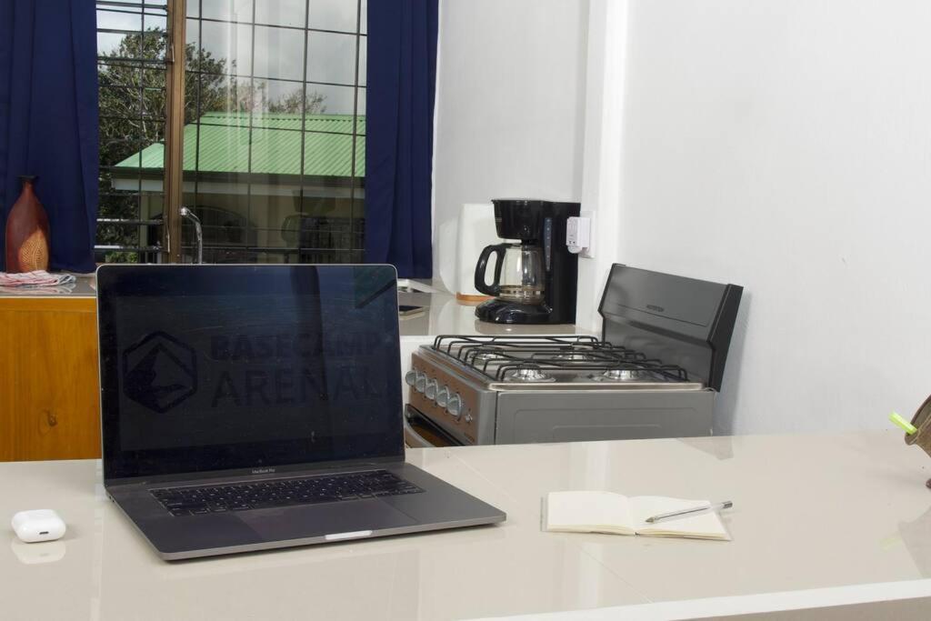 Basecamp Arenal Aparthotel Tronadora Bagian luar foto