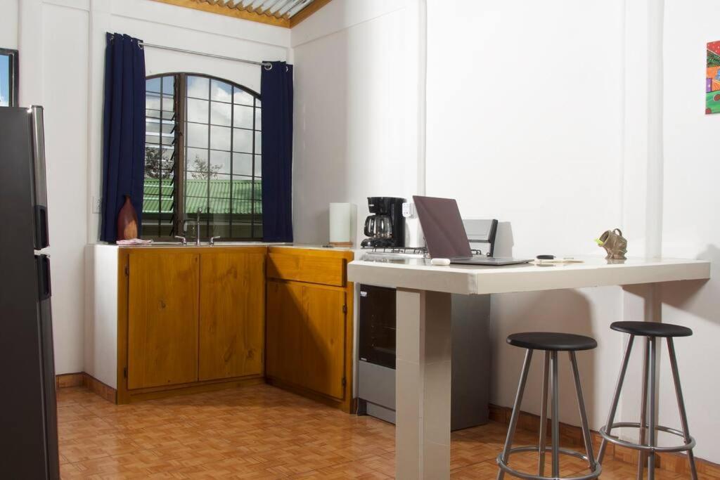 Basecamp Arenal Aparthotel Tronadora Bagian luar foto